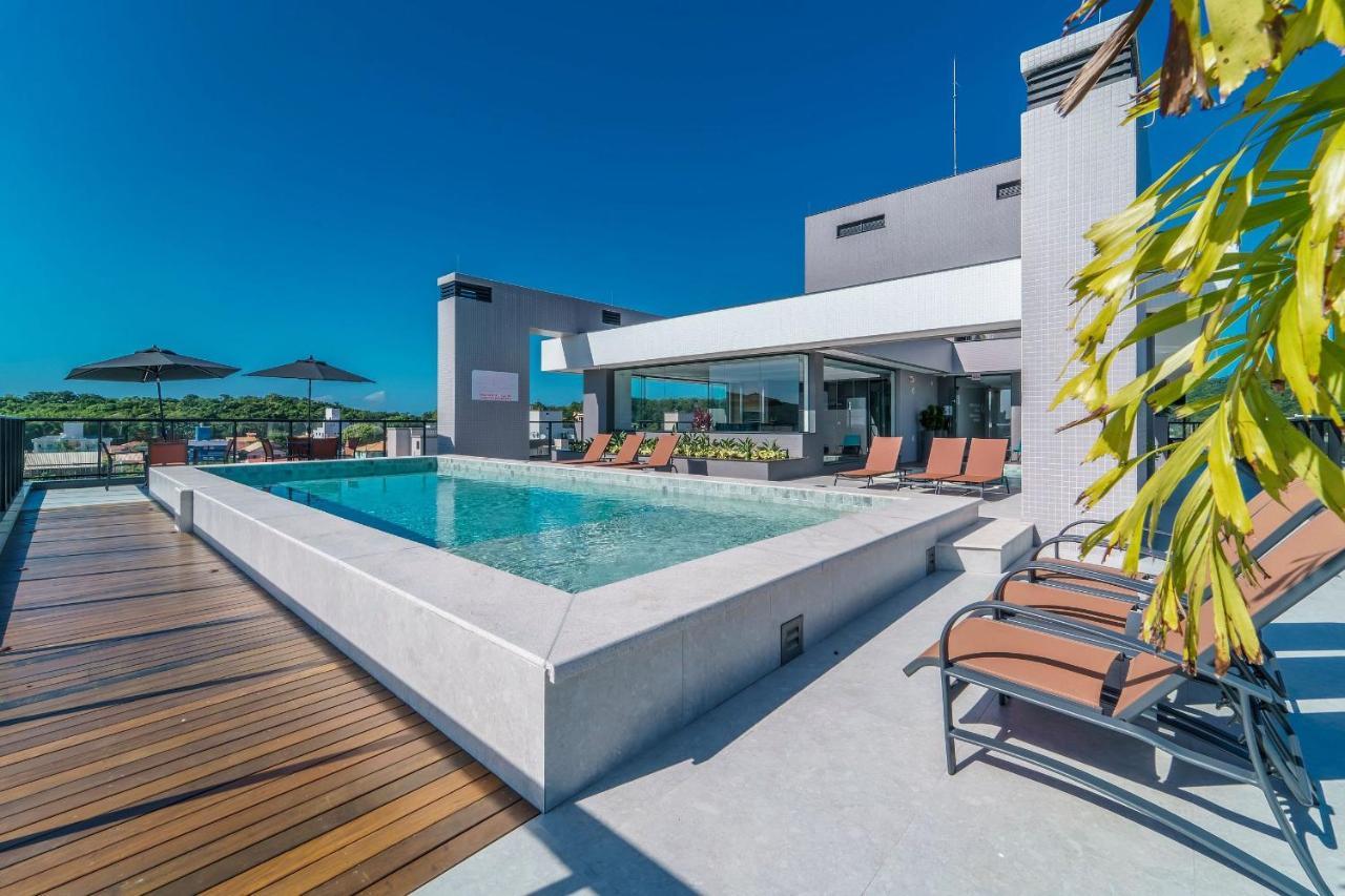 Adra 301 - Apartamento no centro de Bombinhas - Rooftop com piscina e academia - À poucos metros da praia Exterior foto