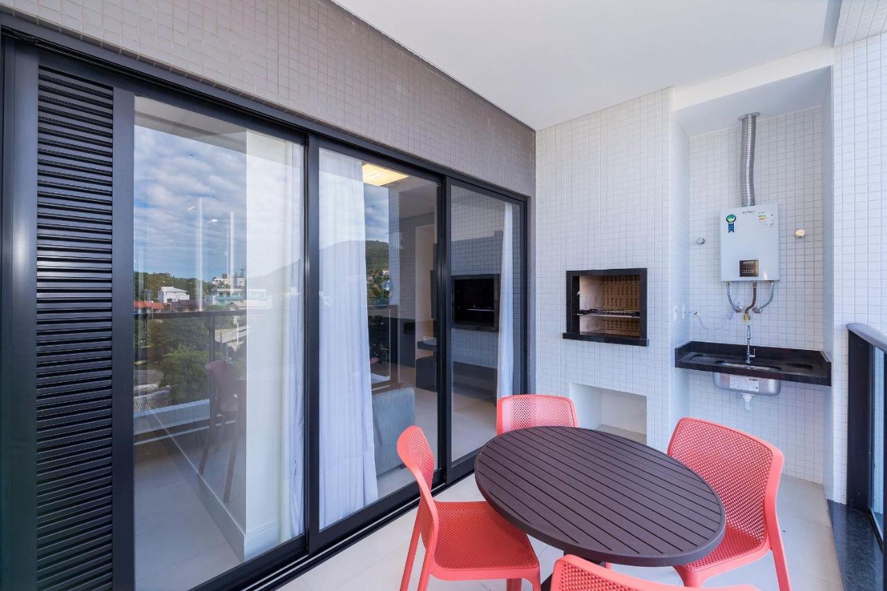 Adra 301 - Apartamento no centro de Bombinhas - Rooftop com piscina e academia - À poucos metros da praia Exterior foto